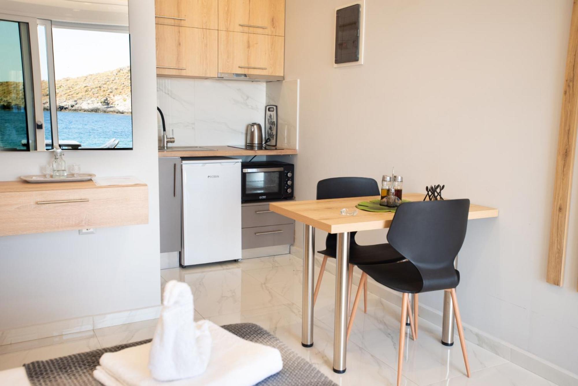 Beachfront Studio Kyma West ~ Crete'S Hidden Gem Kaloí Liménes Exterior foto